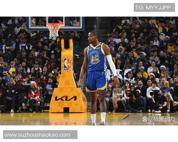 勇士与灰熊对决分析:战术布局与球员表现的深度剖析