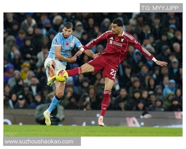 利物浦与曼城激战正酣赛果揭晓引发球迷热议与期待