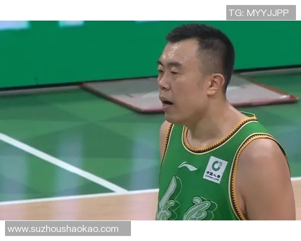 韩德君：从篮球新星到中国男篮的中流砥柱之路与未来展望